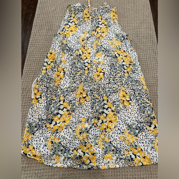 LOFT Yellow and White dreses Vibrant Floral Design - Picture 3 of 7